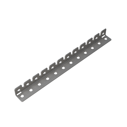 Perforiertes Metallwinkel 590x50x50 4 mm 